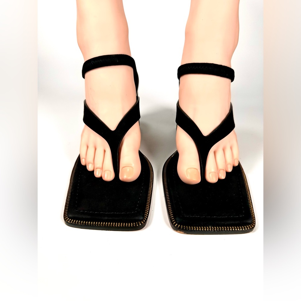 Good American Block Heel Thong Sandals- Black Suede